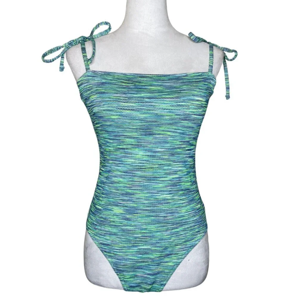 American Eagle Outfitters features dive